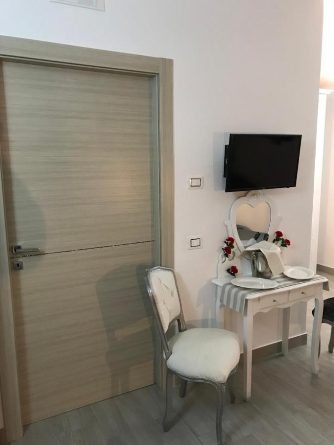 Le Rose Bed & Breakfast Nettuno Exterior foto